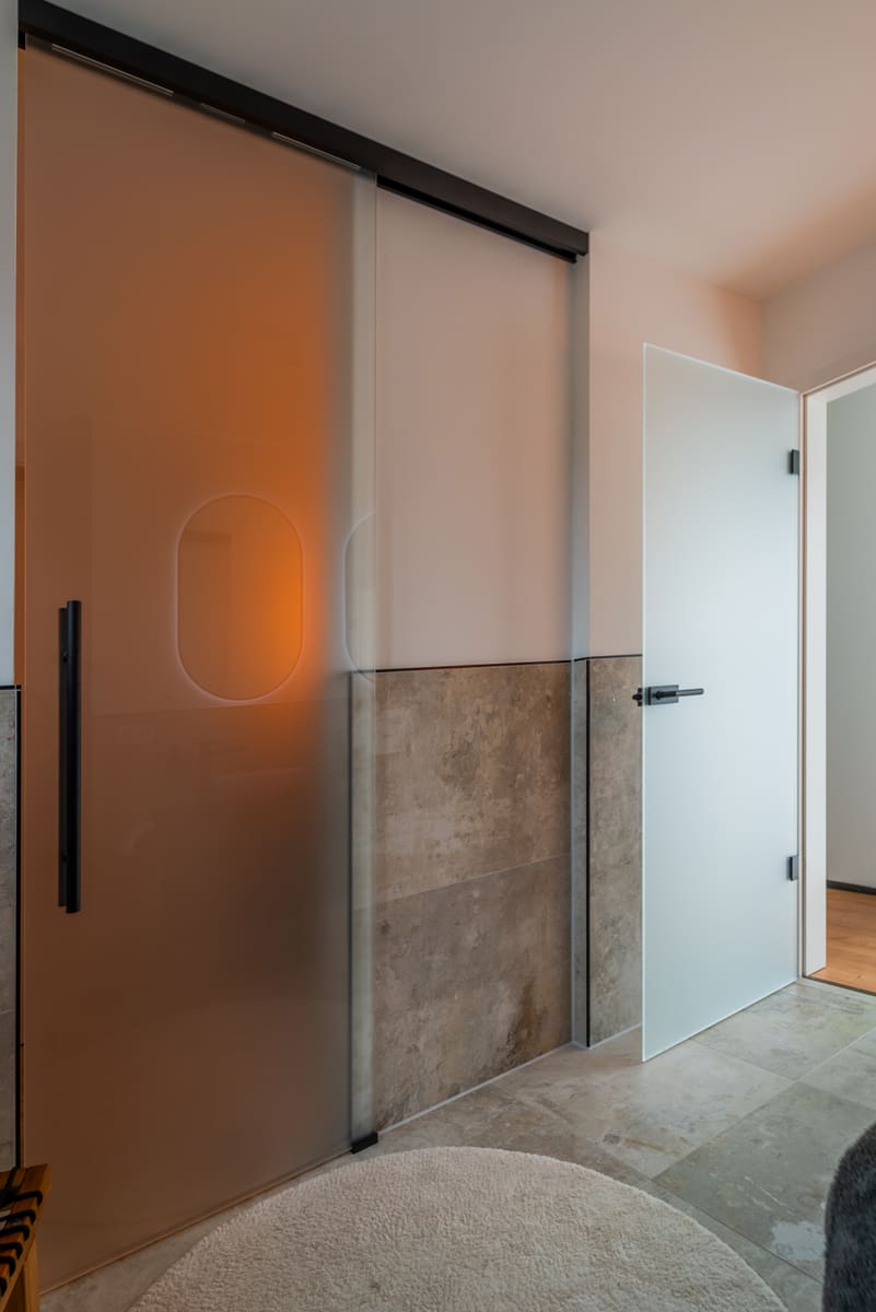 Ganzglasschiebetür Satinato 2